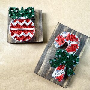 Magnesy String Art Wesołych Świąt